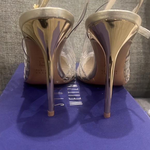 New Stuart Weitzman Slingback Gold Heels w/ Crystals (Size 8M) - Picture 2 of 16